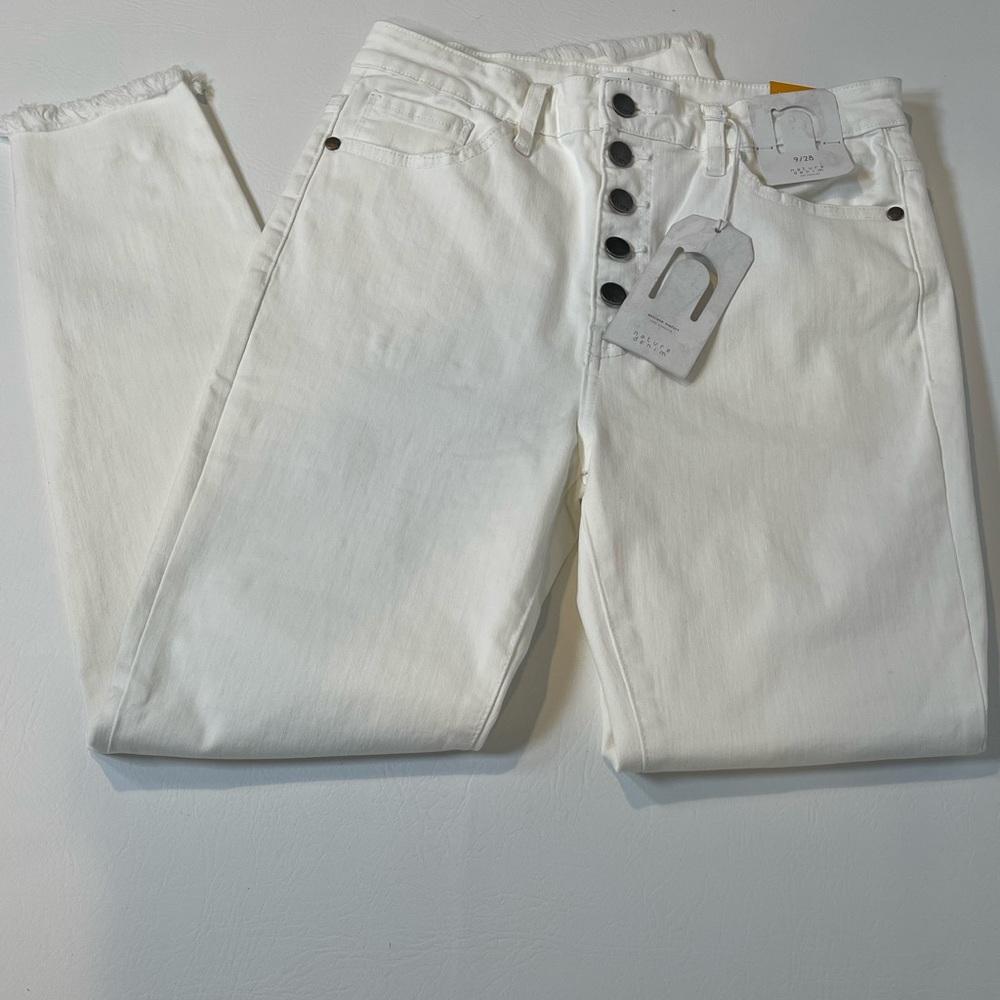 NWT Nature Denim. White Jeans Ankle Skinny High Rise 9/28. Button fly front.